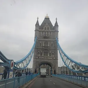 Walking To Tower Bridge Apartamento Londres